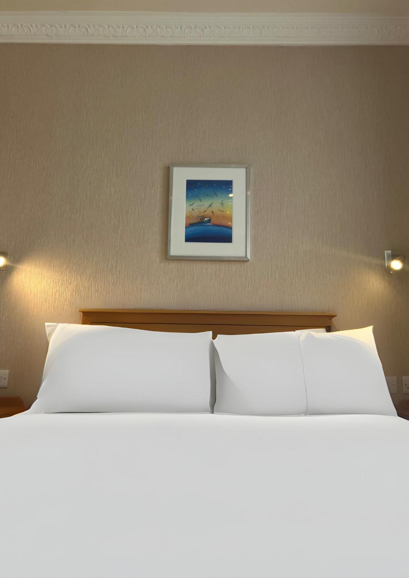 Welbeck Hotel & Apartments ダグラス エクステリア 写真