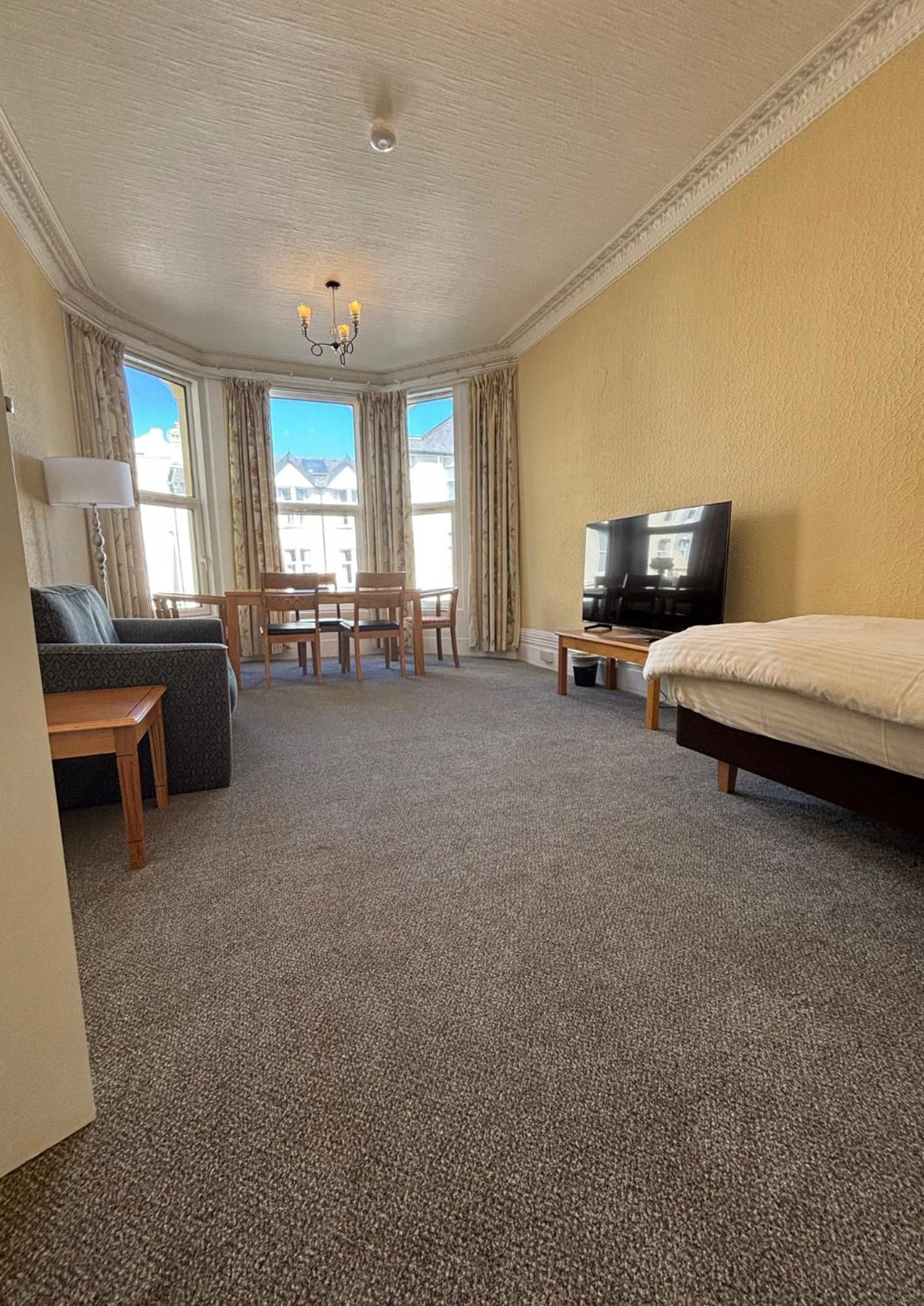 Welbeck Hotel & Apartments ダグラス エクステリア 写真