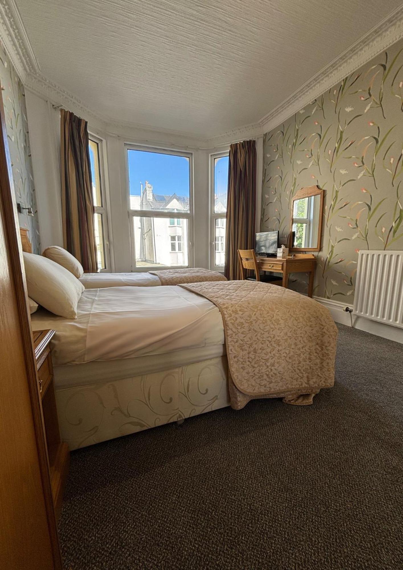 Welbeck Hotel & Apartments ダグラス エクステリア 写真